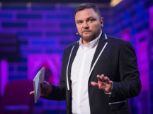 Актер «Вар’яти-шоу» открыл секрет сельского релакса